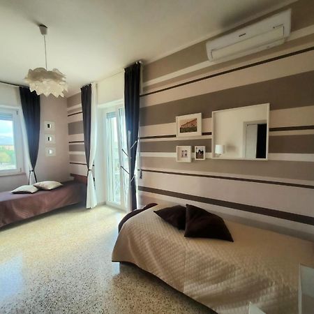 Apartament La Casa Di Giulia Caserta Zewnętrze zdjęcie