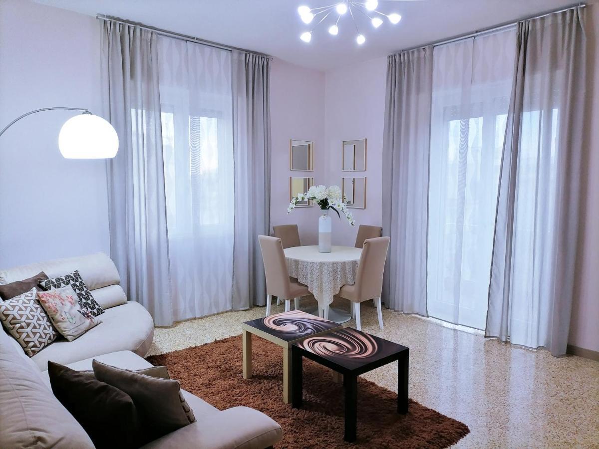 Apartament La Casa Di Giulia Caserta Zewnętrze zdjęcie